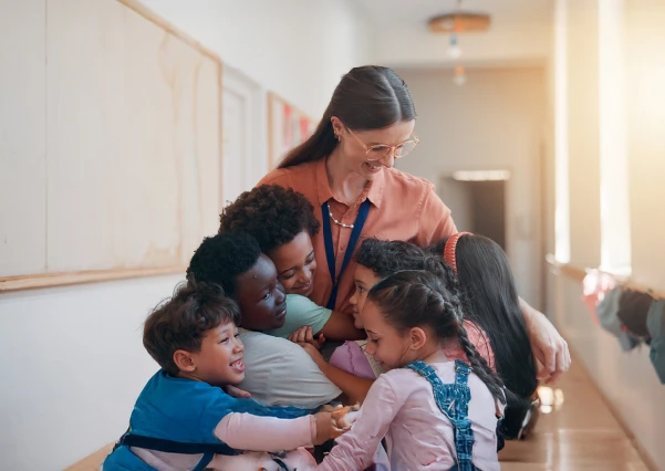 Imagen referencial de un evento en Iplacex titulado: Estrategias de apoyo a la diversidad en la primera infancia y Imagen referencial a un evento de Iplacex titulado: Transformación de la oferta programática y el rol terapéutico del trabajador social