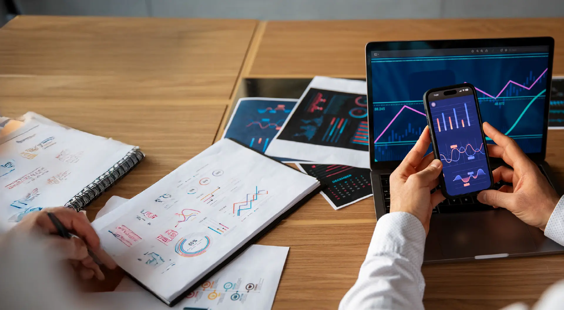 Curso gratuito de Iplacex llamado: Audiencias Definidas: Estrategia, Ética y Plataformas Digitales