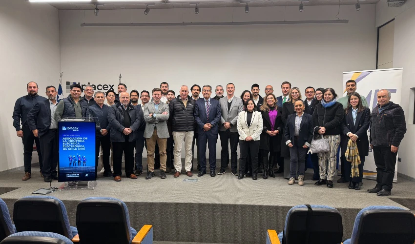 Auditorio Iplacex de sede Ejército fue escenario de la Asamblea General de la AIE