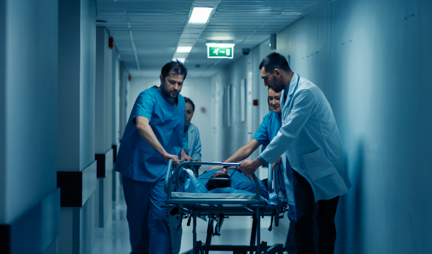 Jornada de Instrucción en Salud Pública: TENS de Iplacex participaron en una charla dictada por autoridades del HUAP