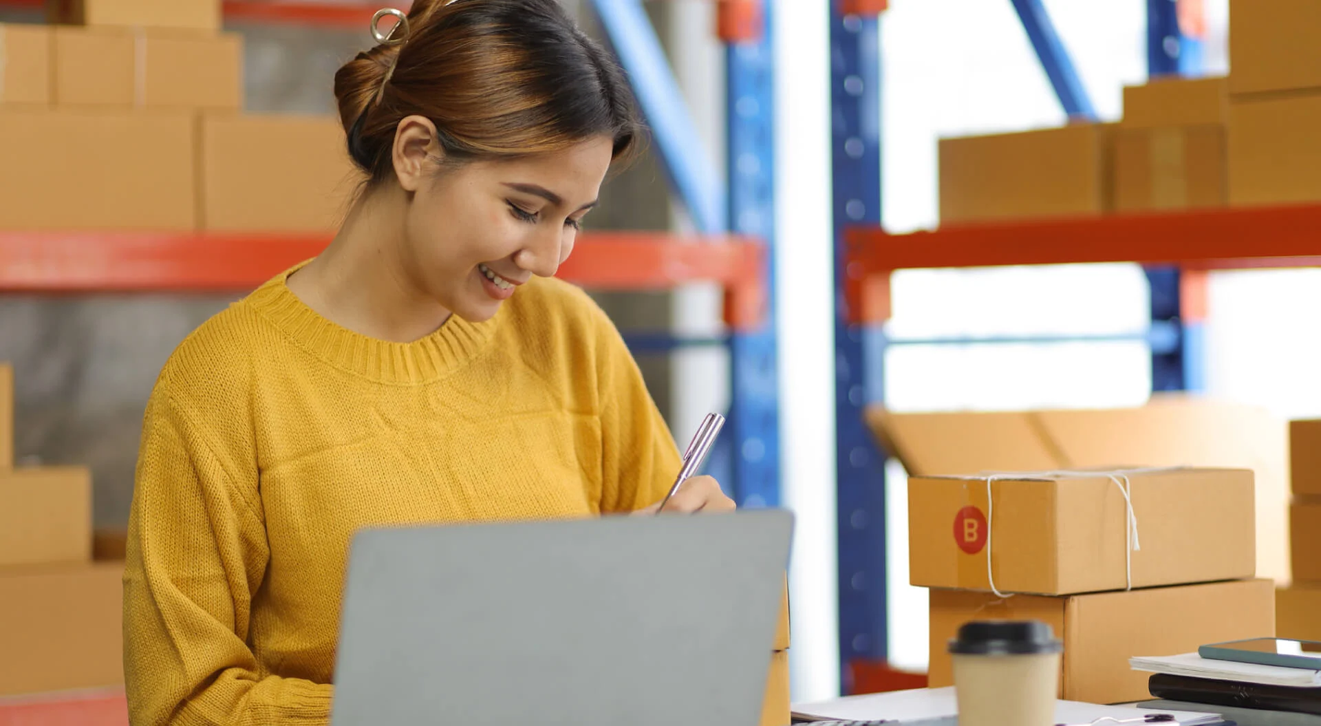 Curso gratuito de Iplacex llamado: Adquisición y Control de Inventarios Eficientes