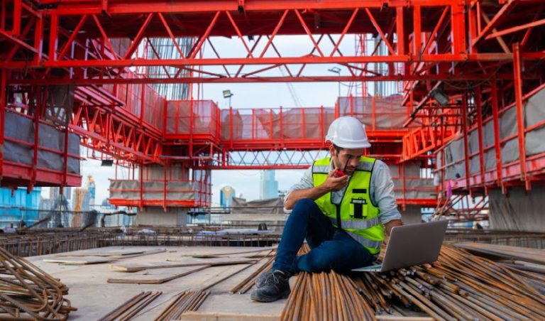 ¿Qué hace un Ingeniero en Construcción? Rol, formación y campo laboral en Chile