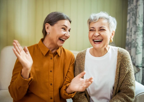 Imagen referencial para un evento de Iplacex titulado: Viaje a través de la estimulación cognitiva: Estrategias para cuidadores del adulto mayor.