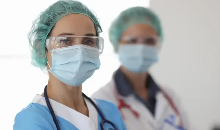 Carreras de Salud con alta empleabilidad en Chile: ¿Cuáles son las mejores opciones para tu futuro?