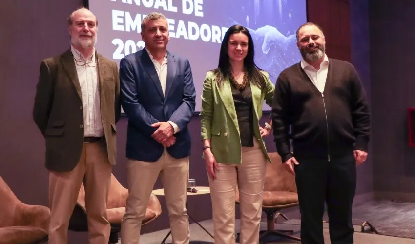 IA y desafío demográfico: empleadores de Iplacex debaten la urgente reinvención laboral en Chile