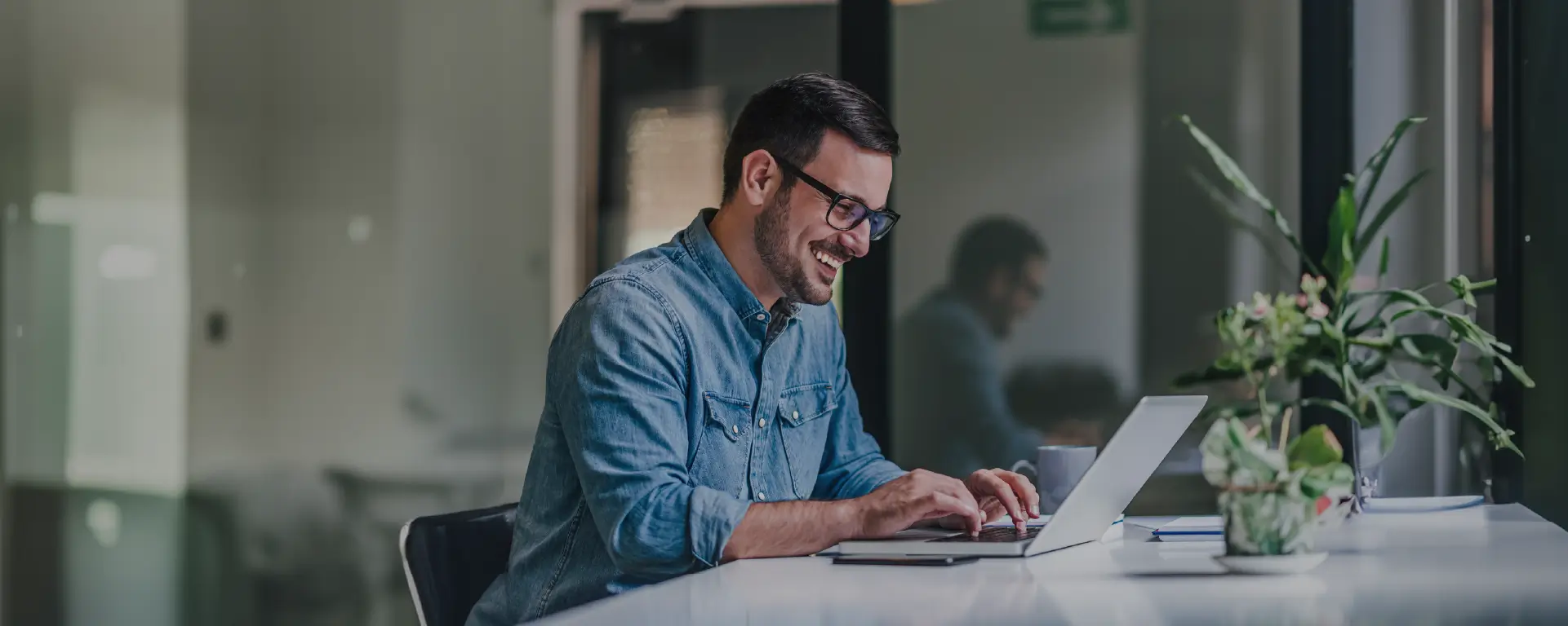 Requisitos de Equipo y Conectividad