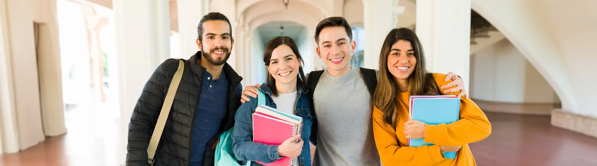 Estudiantes con becas de iplacex