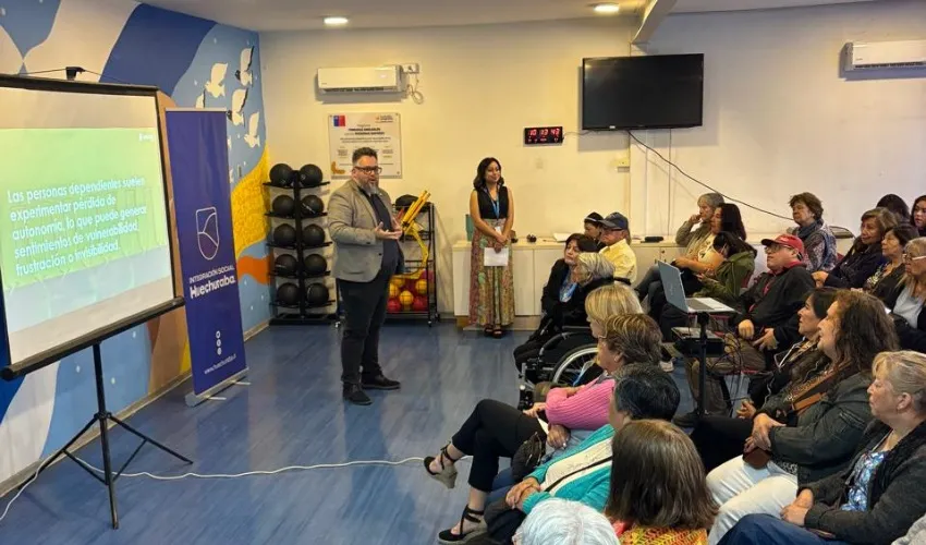 Municipalidad de Huechuraba e Iplacex conmemoran el Día de Cuidadoras y Cuidadores con foco en la empatía y el autocuidado