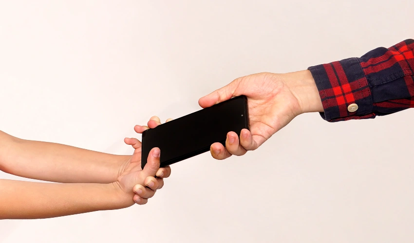 Celulares en el aula: Claves para comprender la nueva ley y fortalecer la convivencia