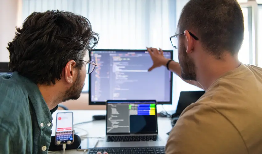 Qué hace un Ingeniero en Informática y cuánto gana